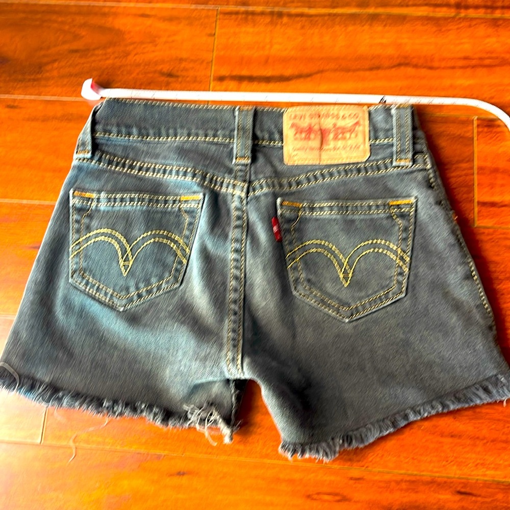 Iconic Straight Levi’s | size 4 | Black wash
